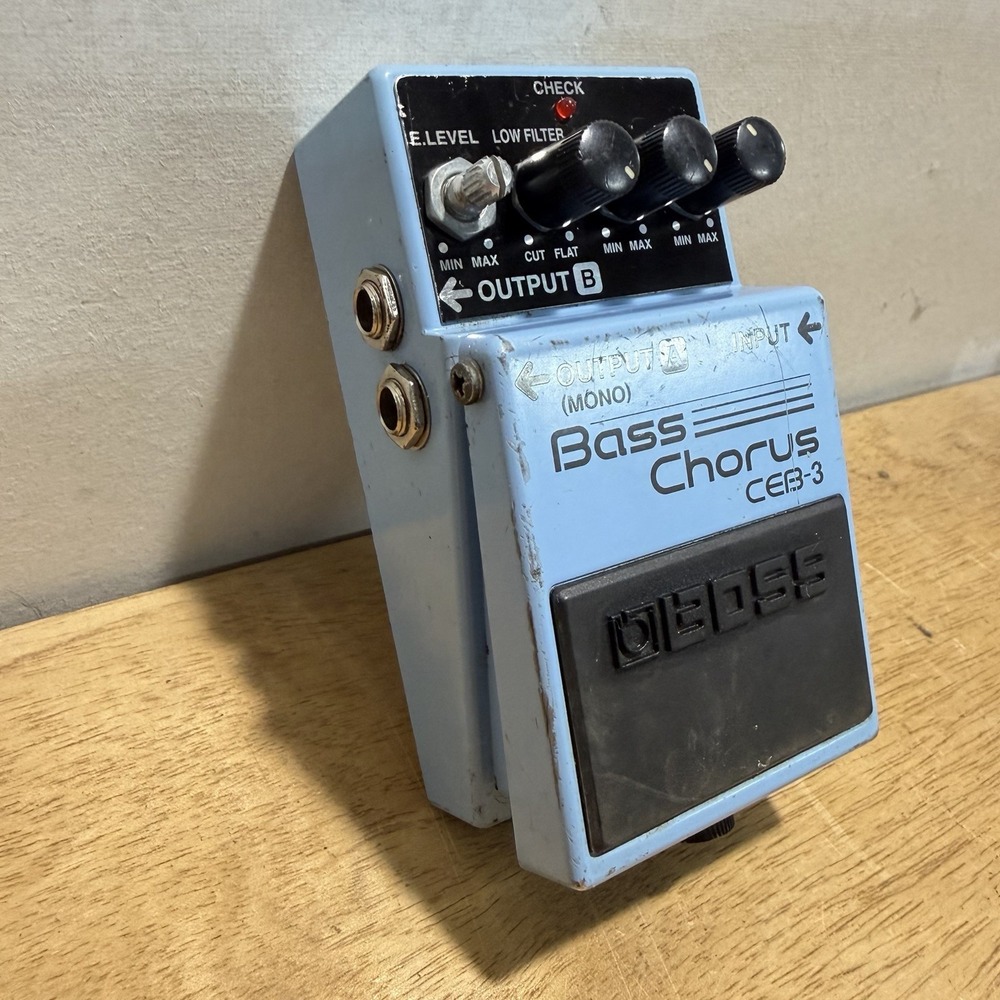 Boss CEB-3 Bass Chorus Analog Chorus Effects Pedal for Bass Guitar CEB-3 Model - Picture 7 of 9